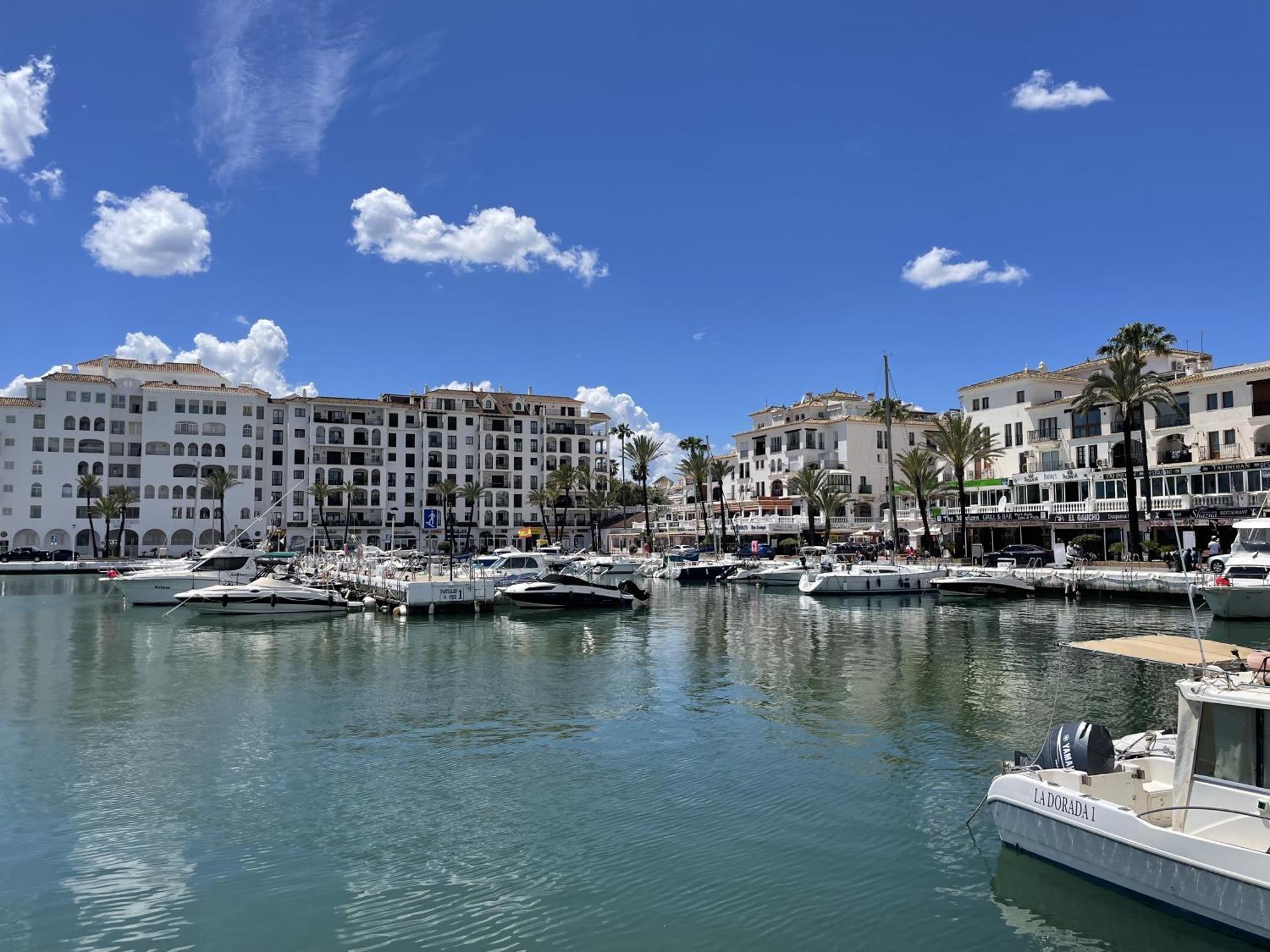 Apartamento En Marina Duquesa Кастильо-де-Сабинильяс Экстерьер фото